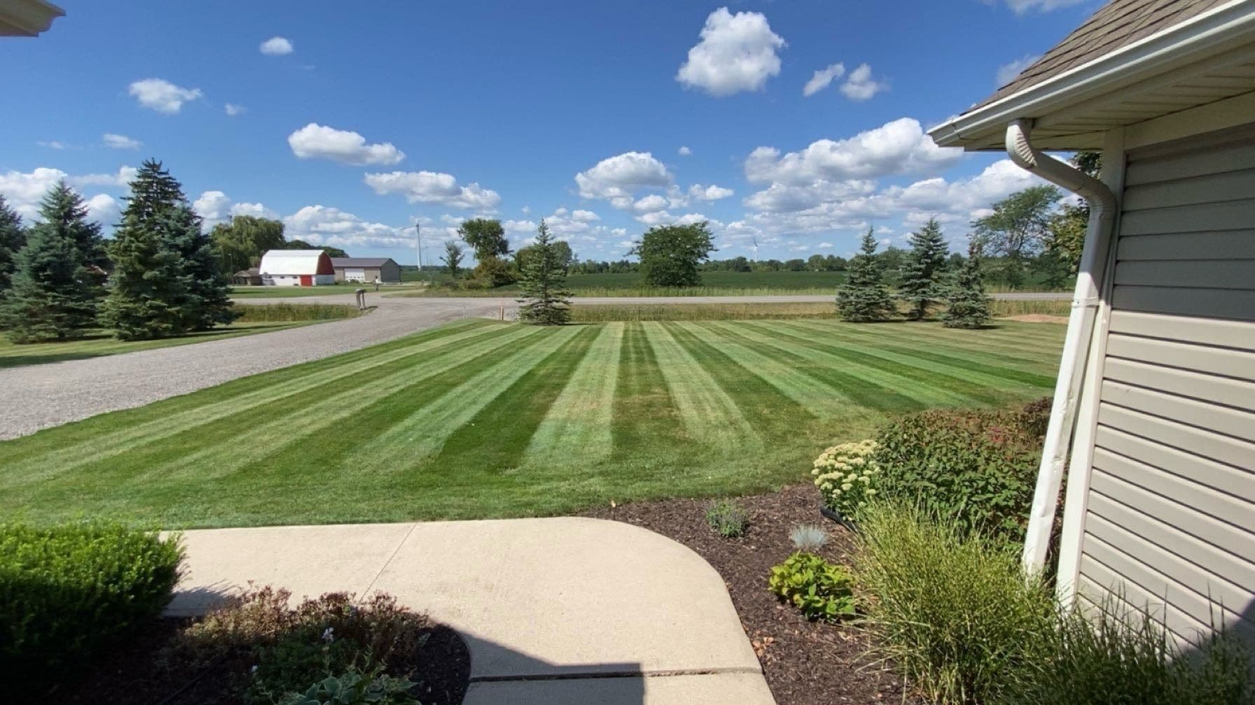 Project Achieving Perfect Lawn Stripes for a Stunning Outdoor Space image